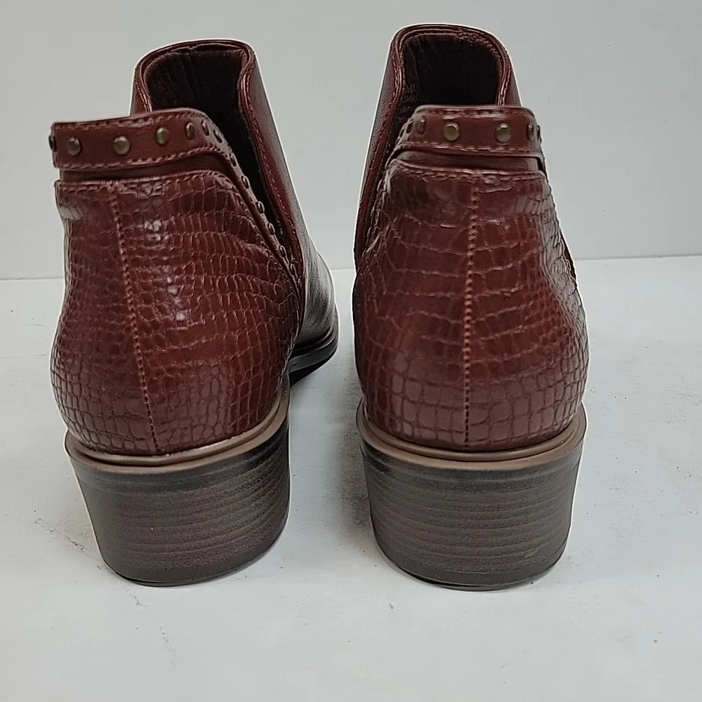 Bear Traps Ankle Boots Womens 9.5M Brown Leather Low Heel Comfort New W/O Box